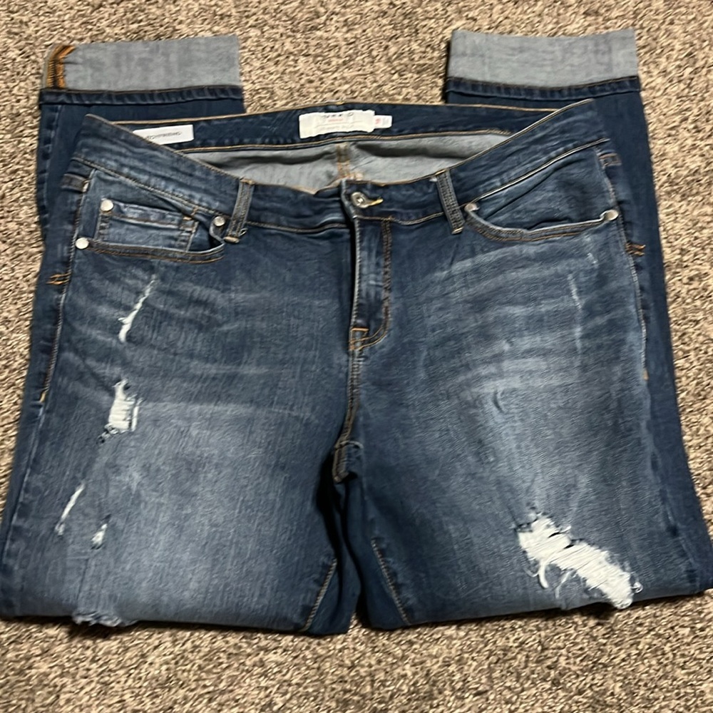 Torrid Boyfriend distressed jeans - Picture 2 of 4